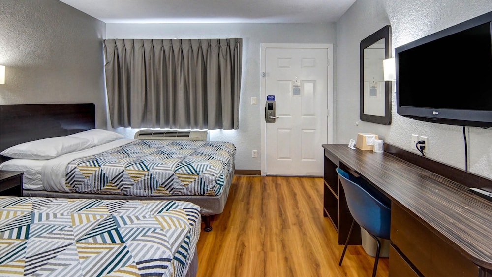 غرفة قياسية بسريرين مزدوجين للمدخنين، Motel6 Longview, TX 2/6