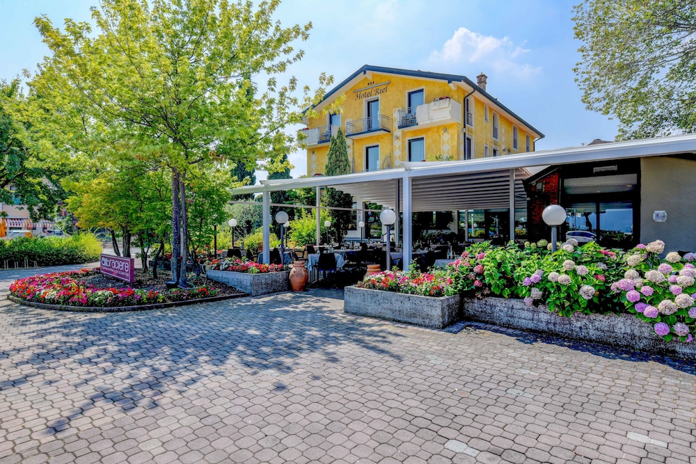 Hotel Riel 60/73