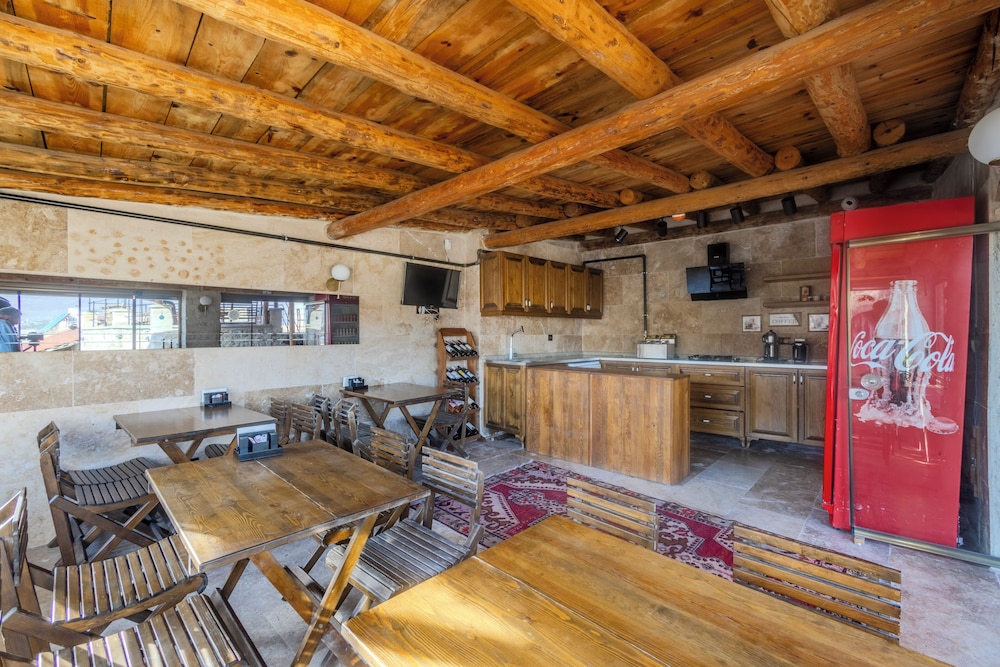 Zula Cave House 24/47