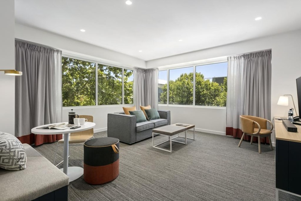 Quest Canberra City Walk 20/36