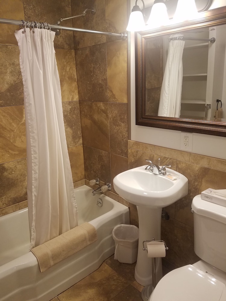 Kempton Hotel 13/14