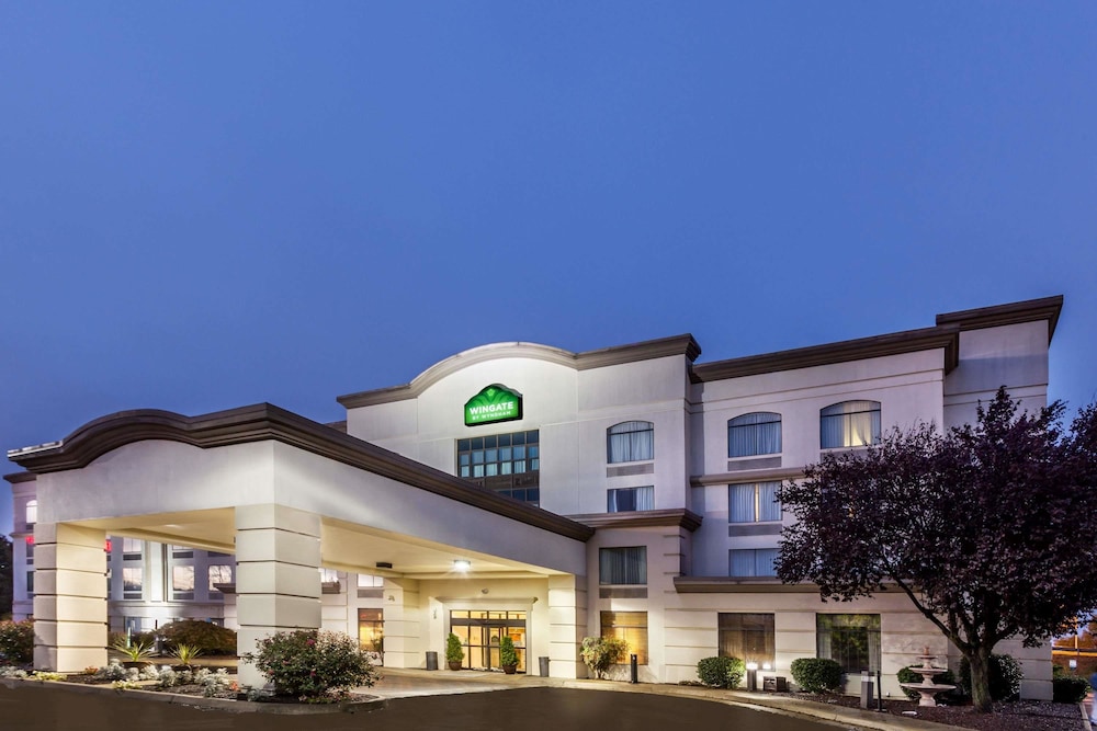 Spark by Hilton Winchester 1/30