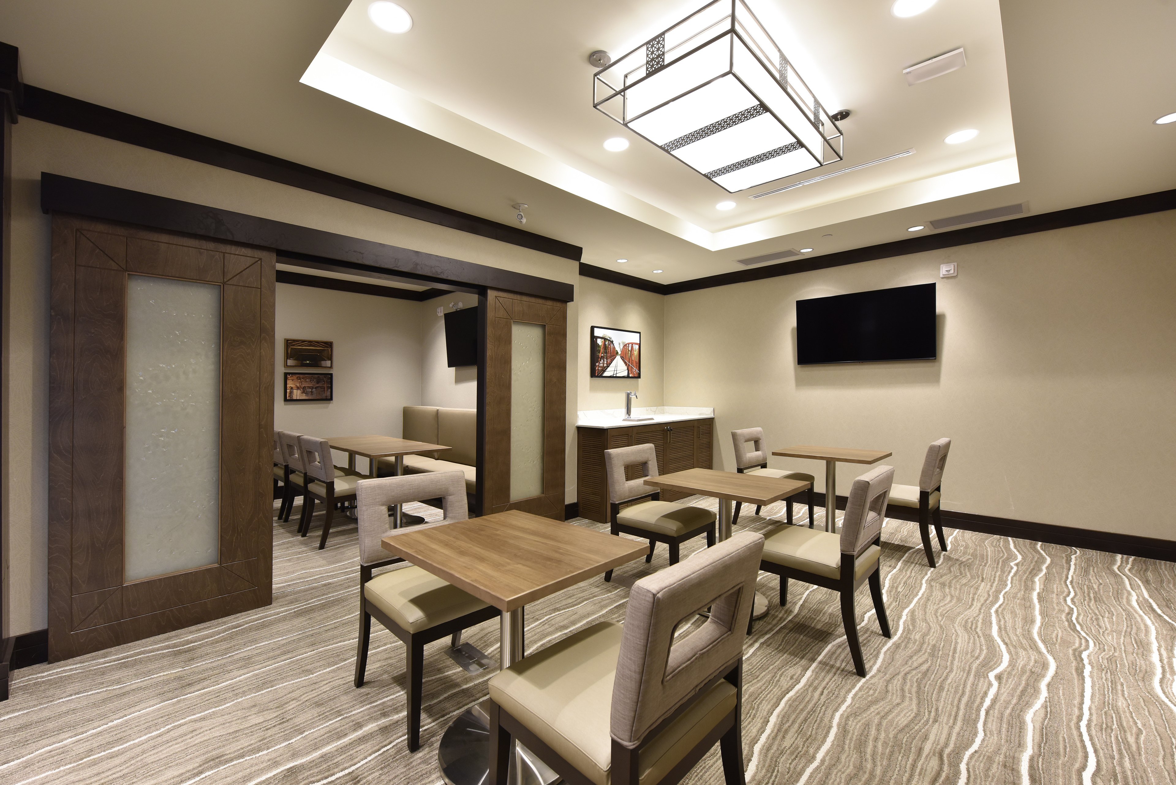 Staybridge Suites Waterloo - St. Jacobs Area 56/78