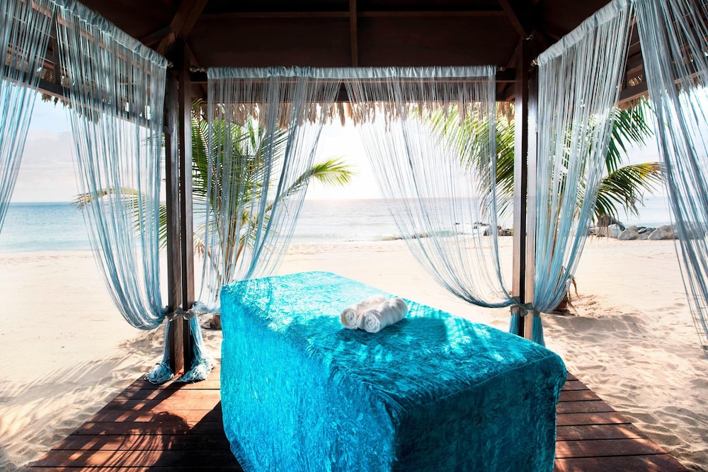 Le Meridien Al Aqah Beach Resort 25/65