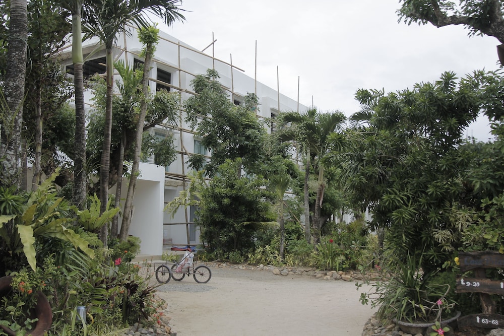 CASA PILAR BEACH RESORT 9/35