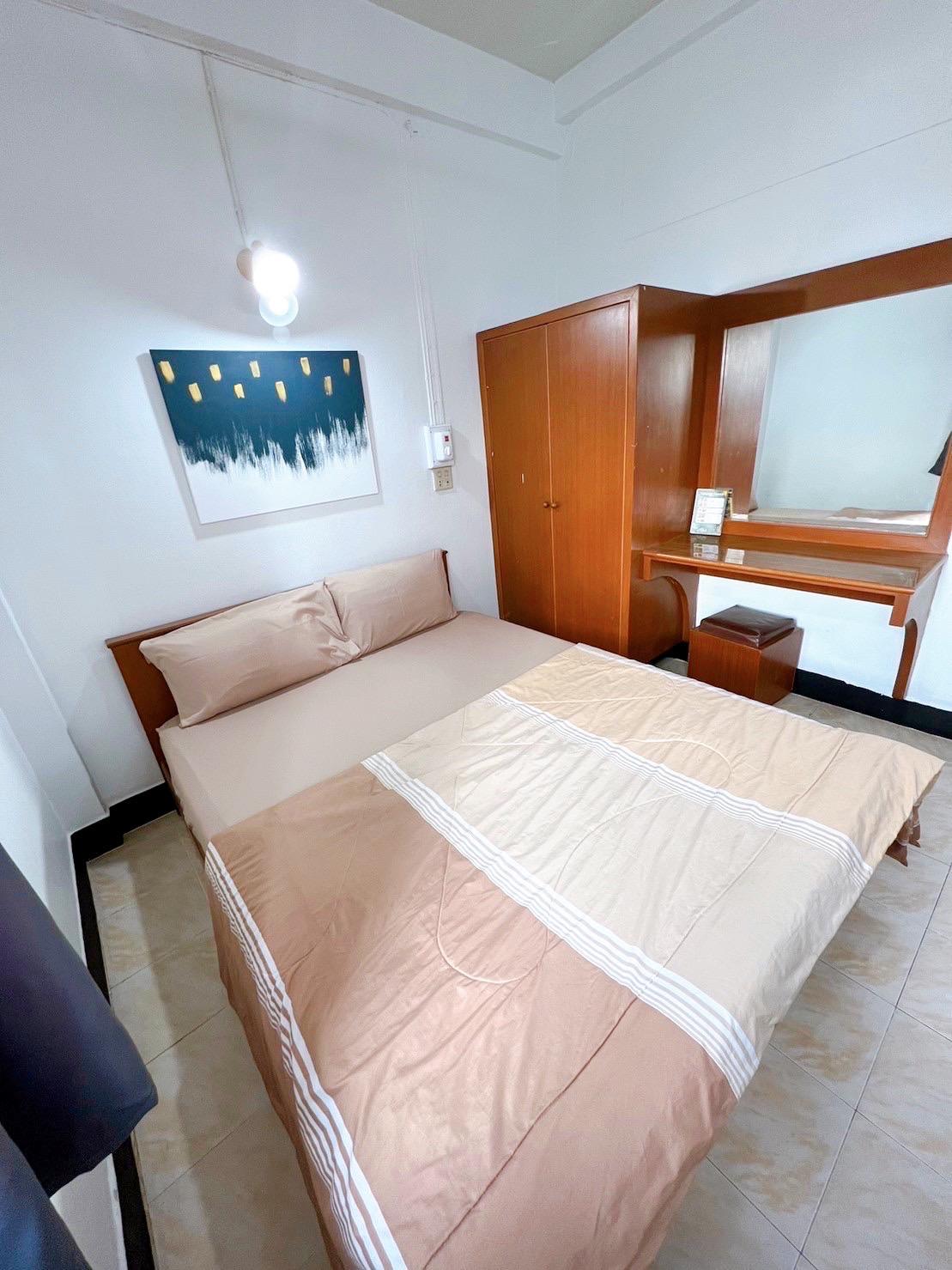 Standard, King Bed, with Fan