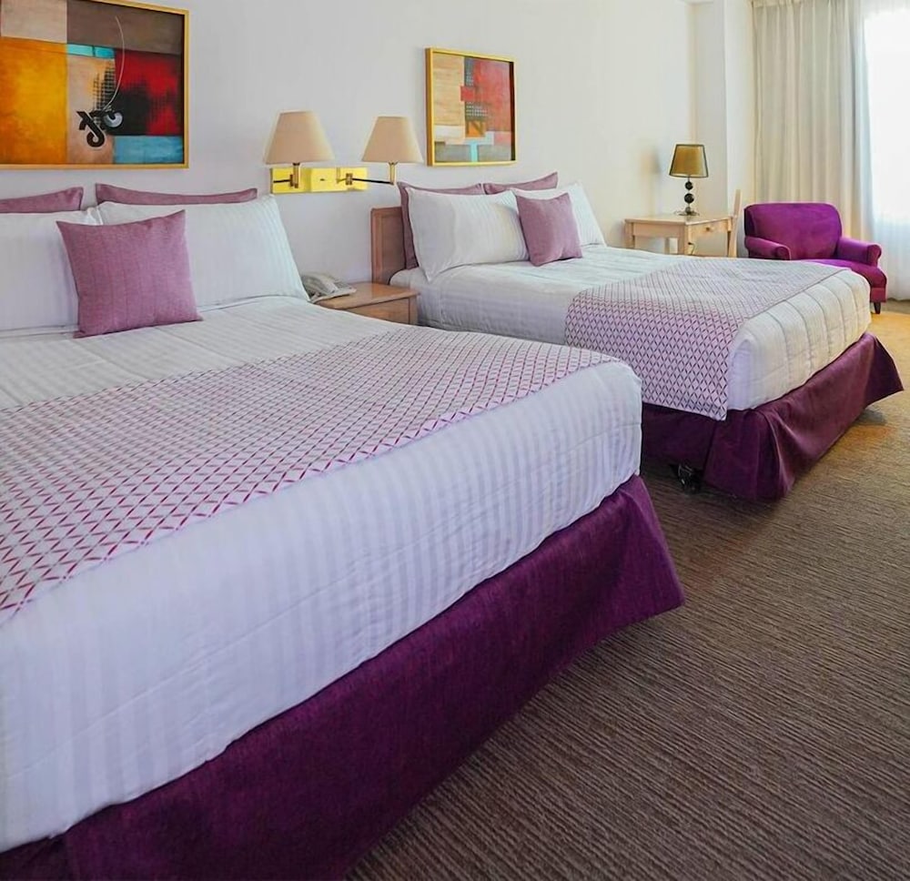 Solo, Executive, 2 Double Beds, City View