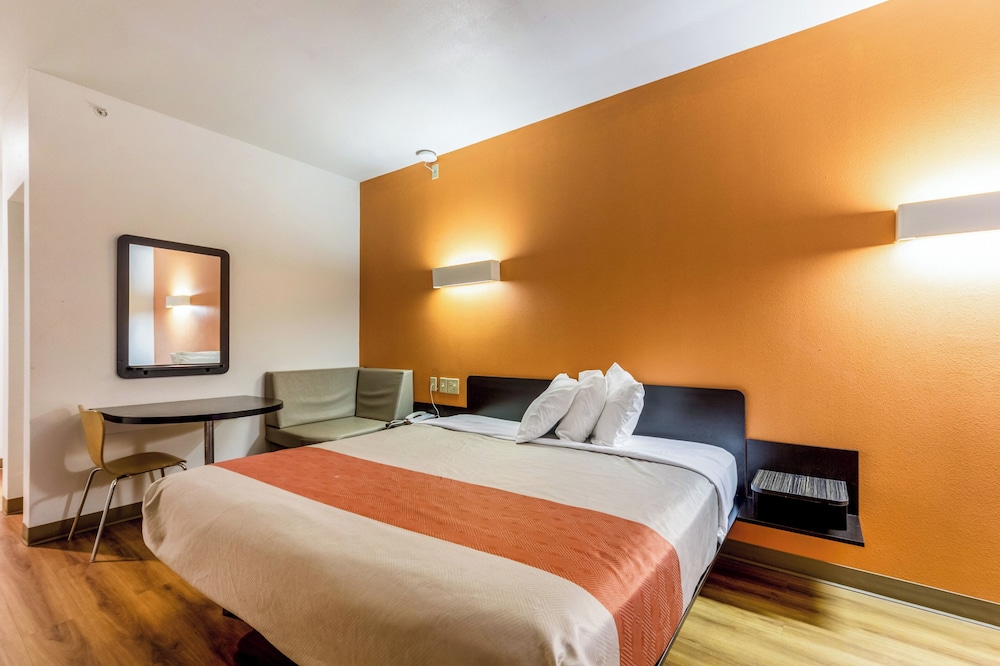 Motel6 Jourdanton, TX 20/37