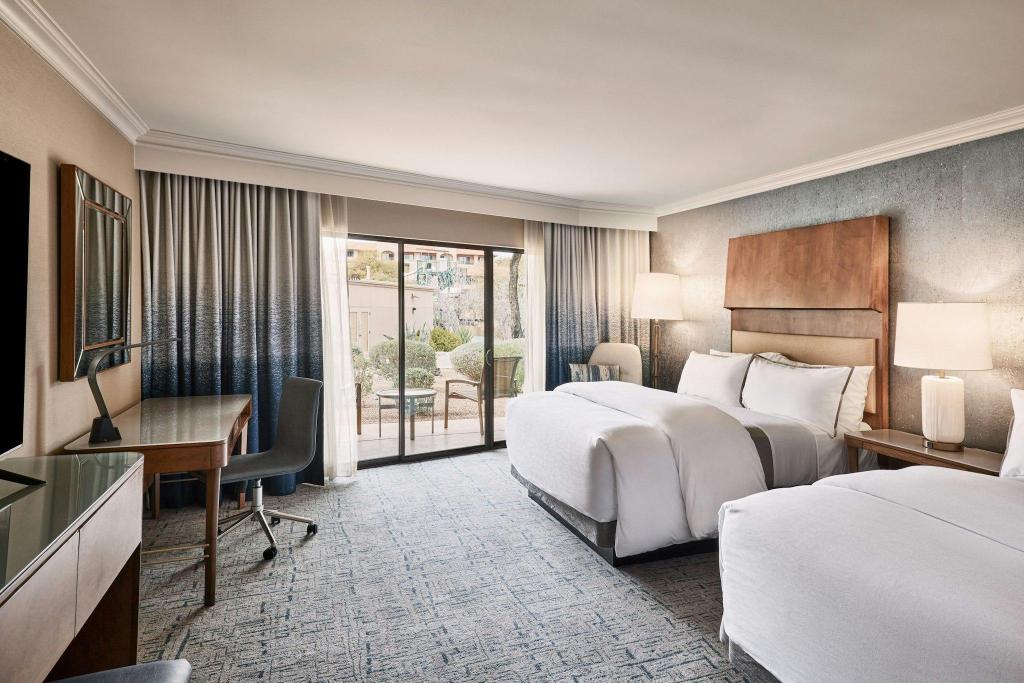 Guest Room, Deluxe, 2 Queen Beds, Golf Course View