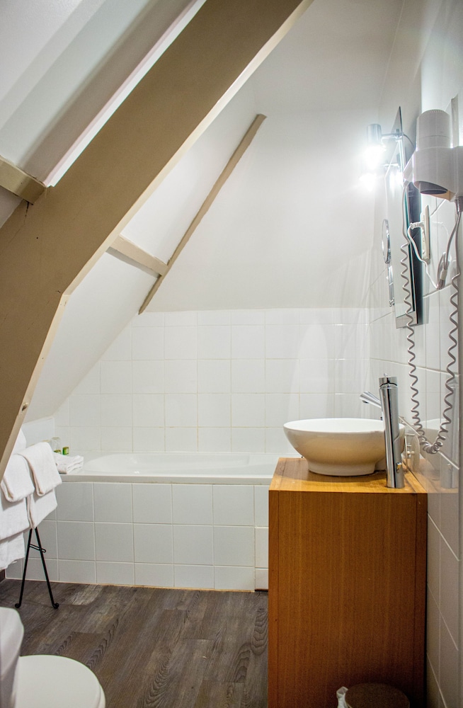 HOSTELLERIE DE LA VIEILLE FERME 30/70