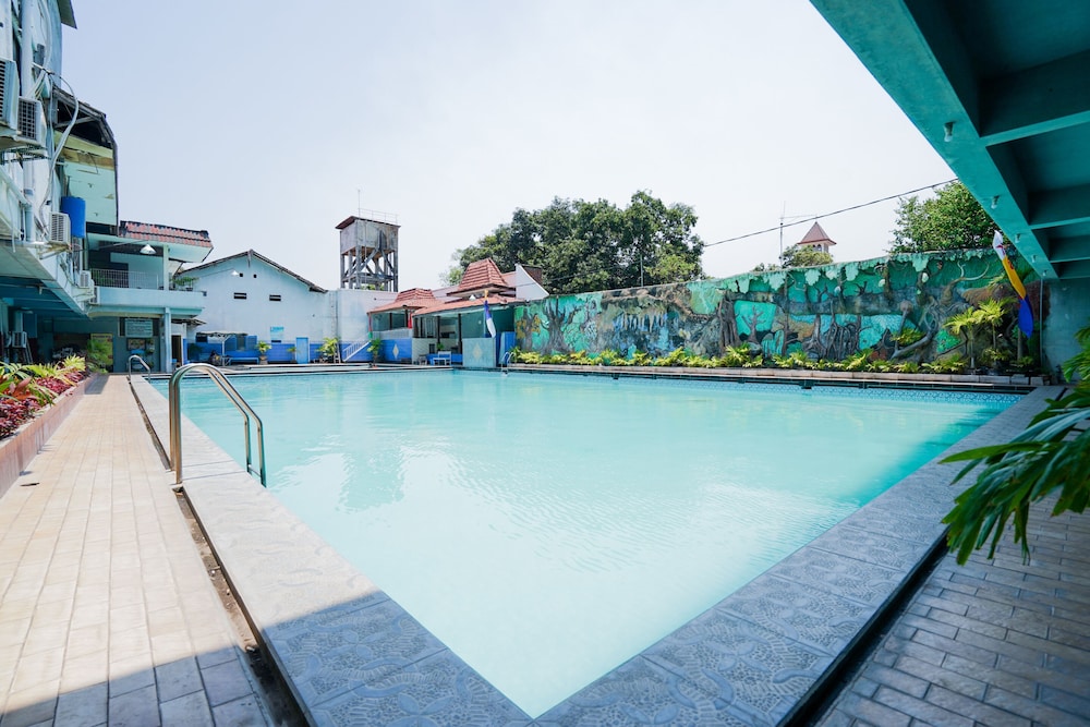 OYO 1652 Hotel Tampiarto 35/35