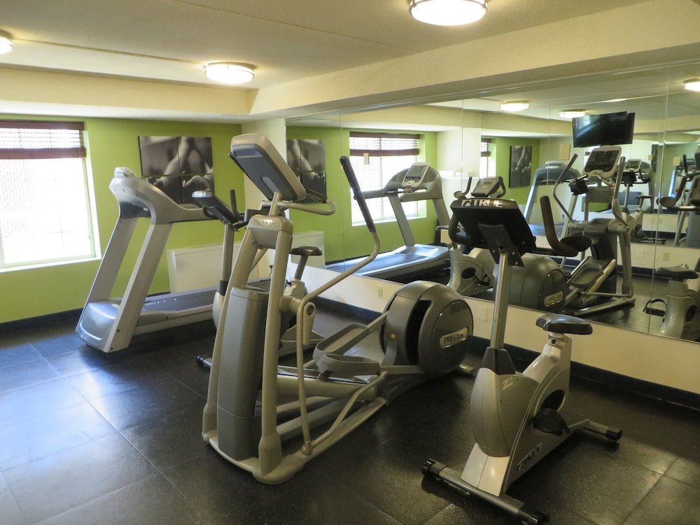 Country Inn & Suites By Radisson, Fredericksburg South (I-95), VA 10/26