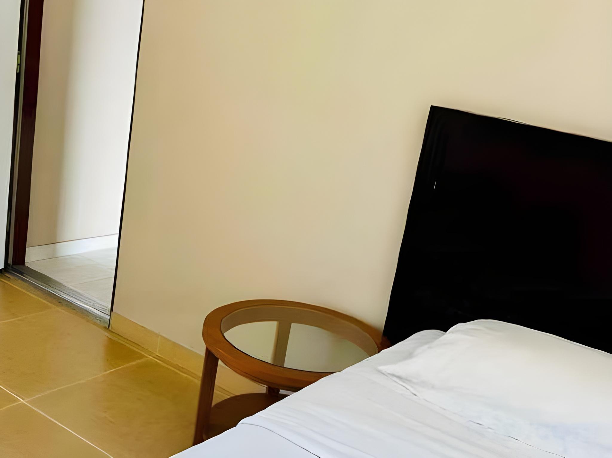 Smart, Mixed Dorm, Shared