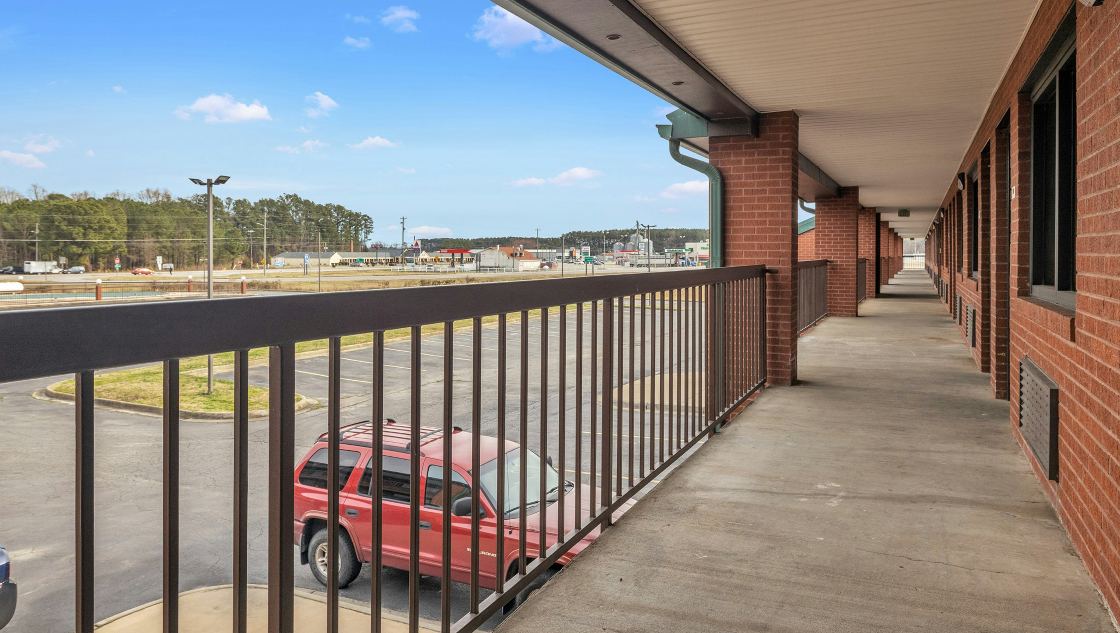 Studios And Suites 4 Less Emporia 11/50