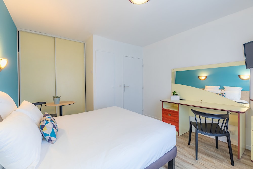 STUDIO, DOUBLE BED