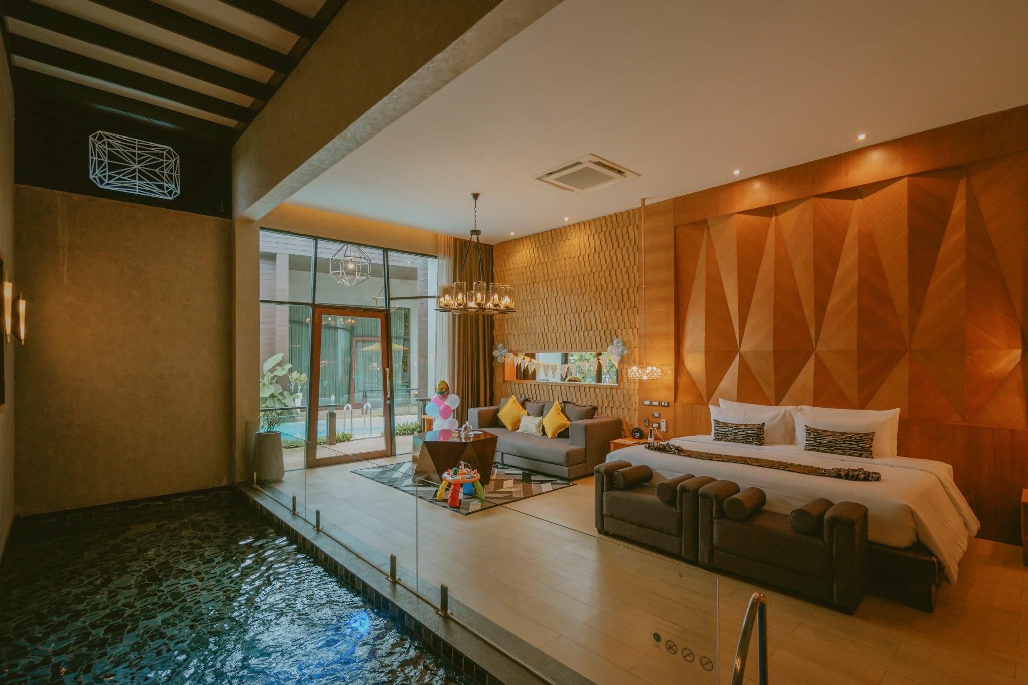 2 Bedrooms, Pool, Suite, Villa