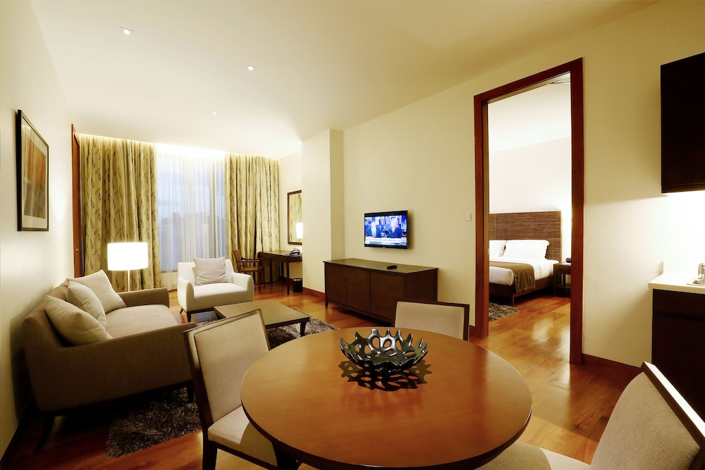 City Garden Grand Hotel 38/49
