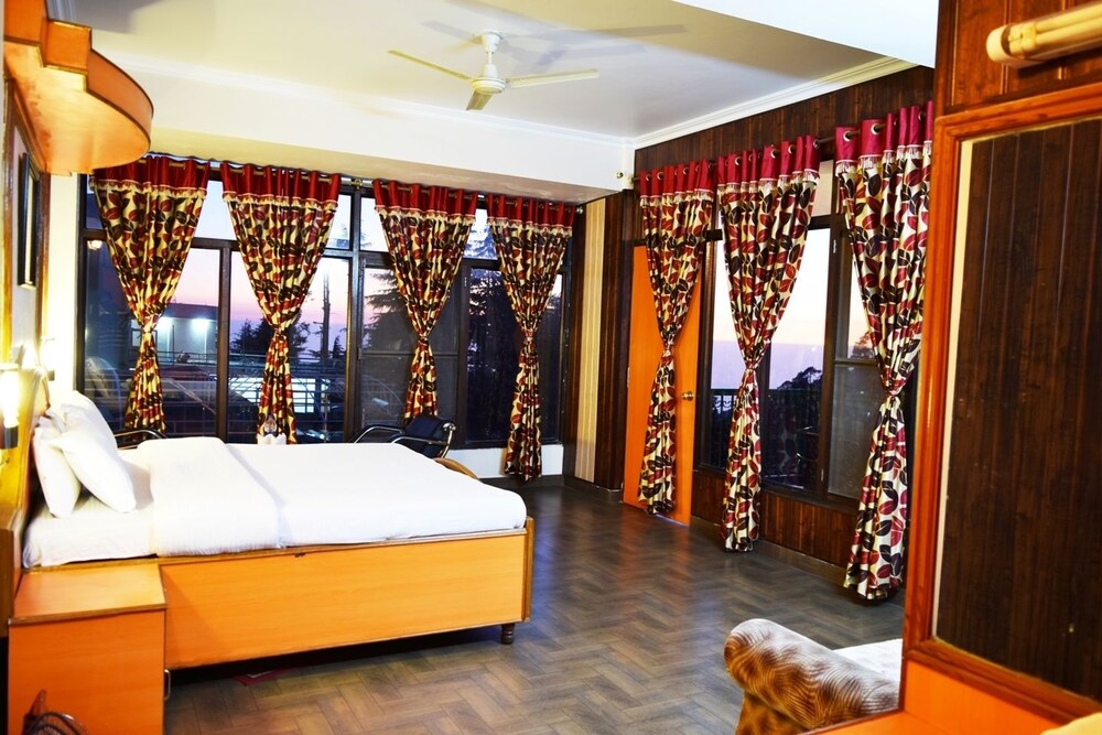 HOTEL PRESIDENT 23/49