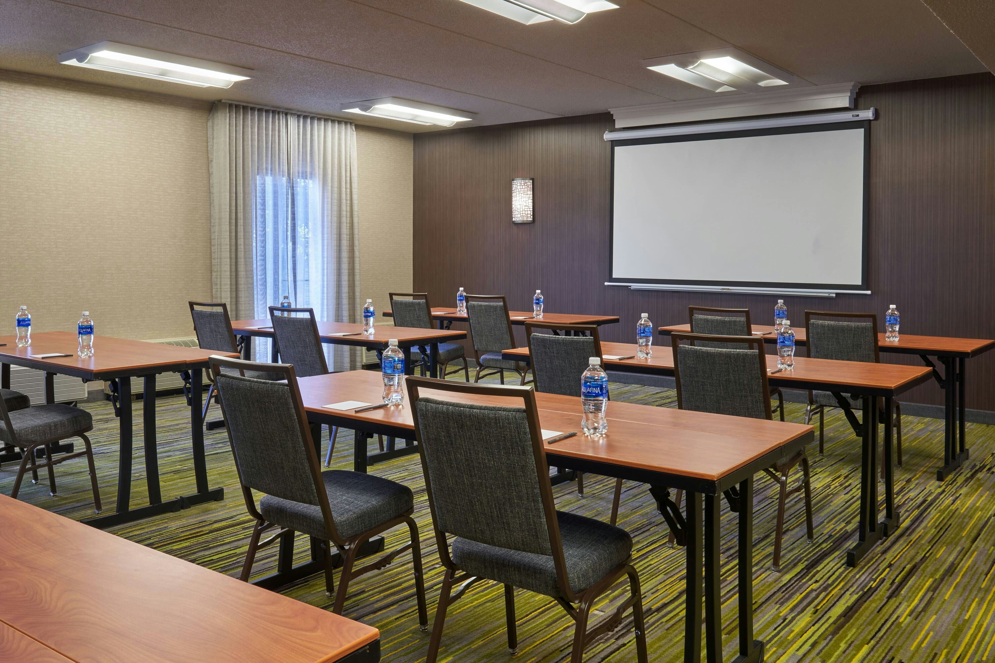 Courtyard Chicago Wood Dale/Itasca 19/23