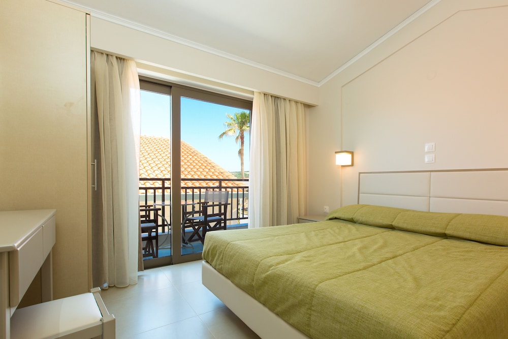 Trefon Hotel Apartments and Family Suites 17/73