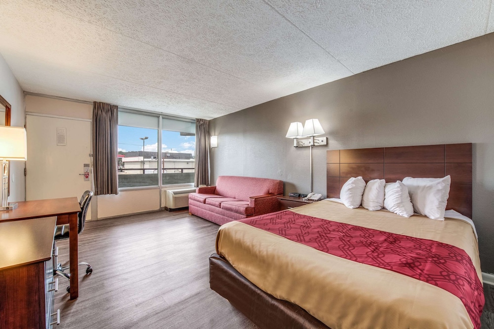 Econo Lodge Eden, NC 5/29