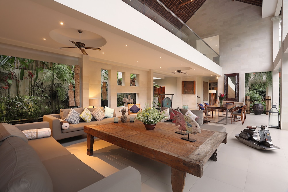 Villa Bali Asri Batubelig 24/50