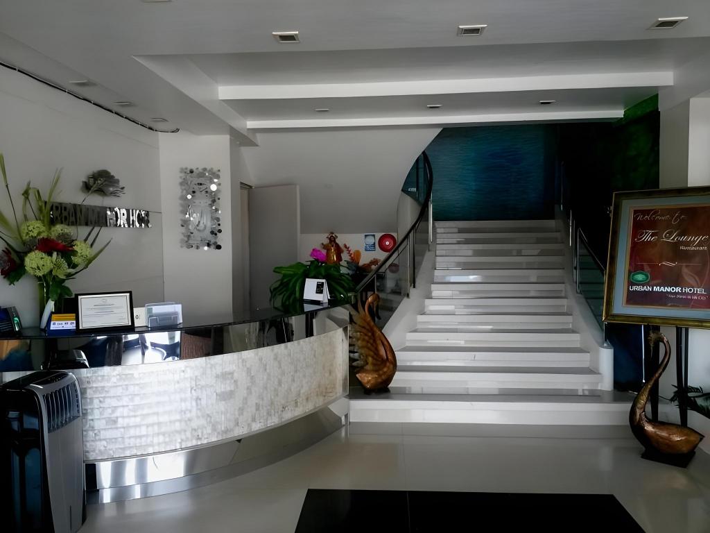 Urban Manor Hotel 7/48