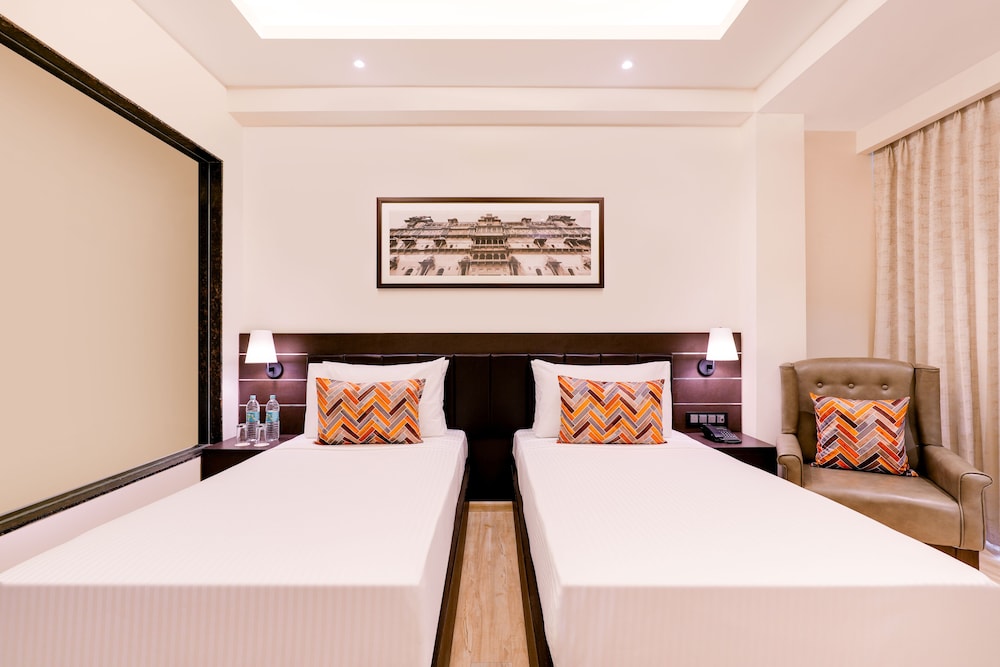 HOTEL SURENDRA VILAS 17/50