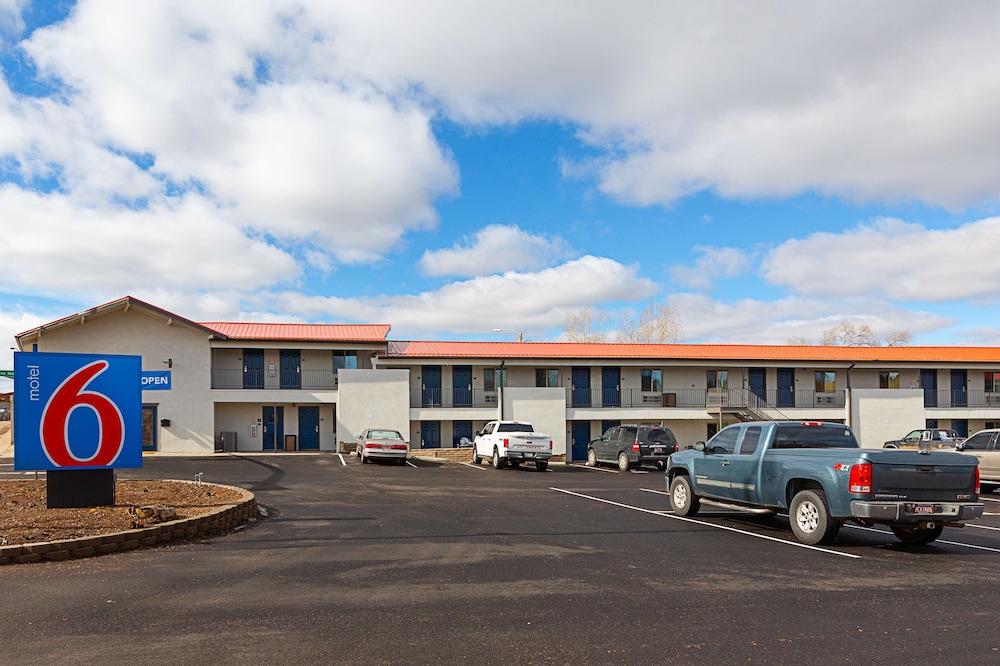 Motel6 Show Low, AZ 28/33