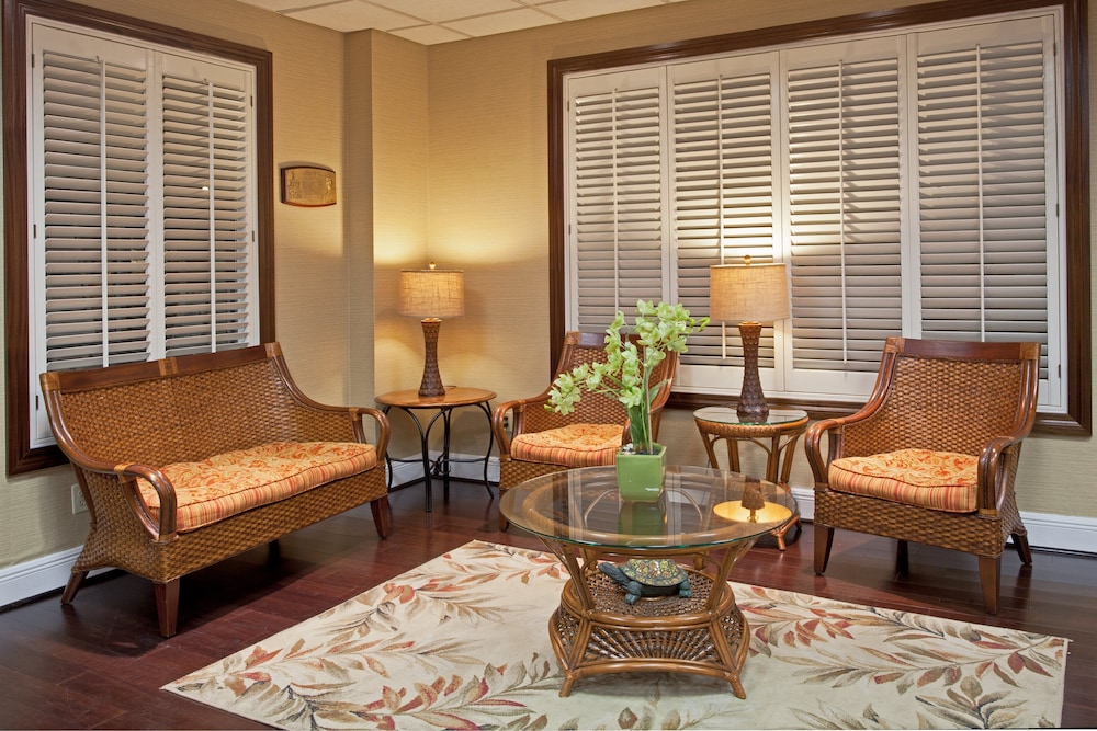 Holiday Inn & Suites Clearwater Beach S-harbourside 104/130