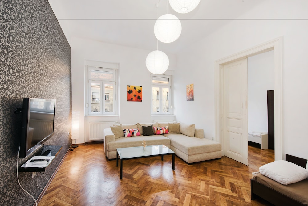 Tia Apartments And Rooms 37/55