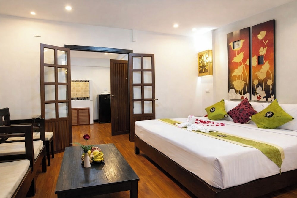 JUNIOR SUITE