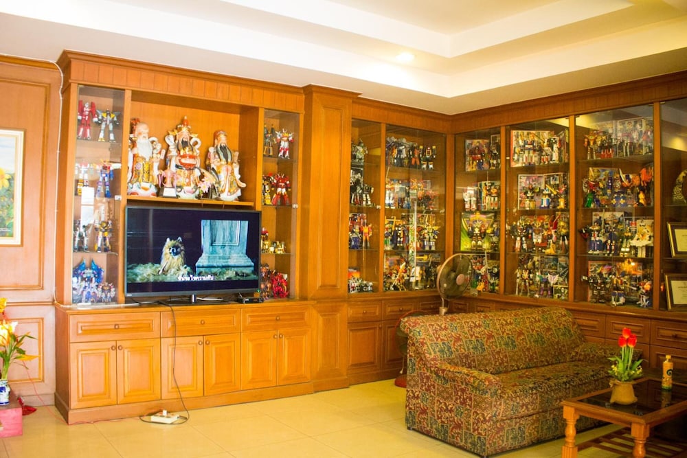 The Residence Hotel 4/39