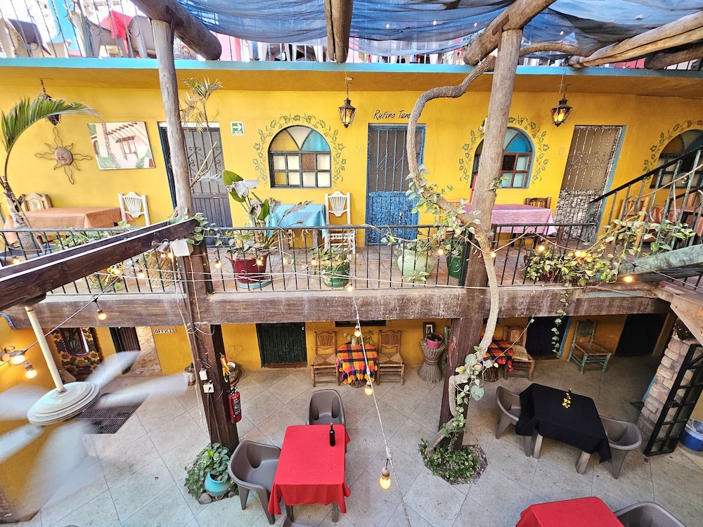 Cabo Inn Hotel 59/61
