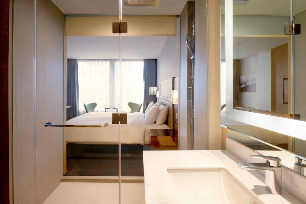 Courtyard by Marriott Seoul Myeongdong 16/53
