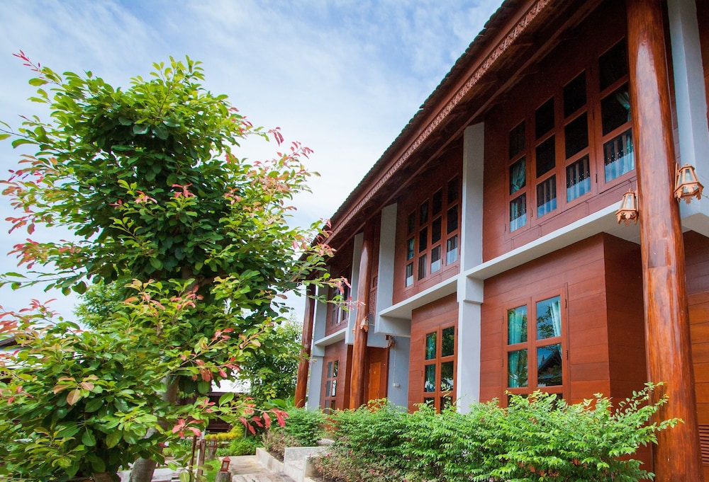 Huen Aumpron Resort 3/24