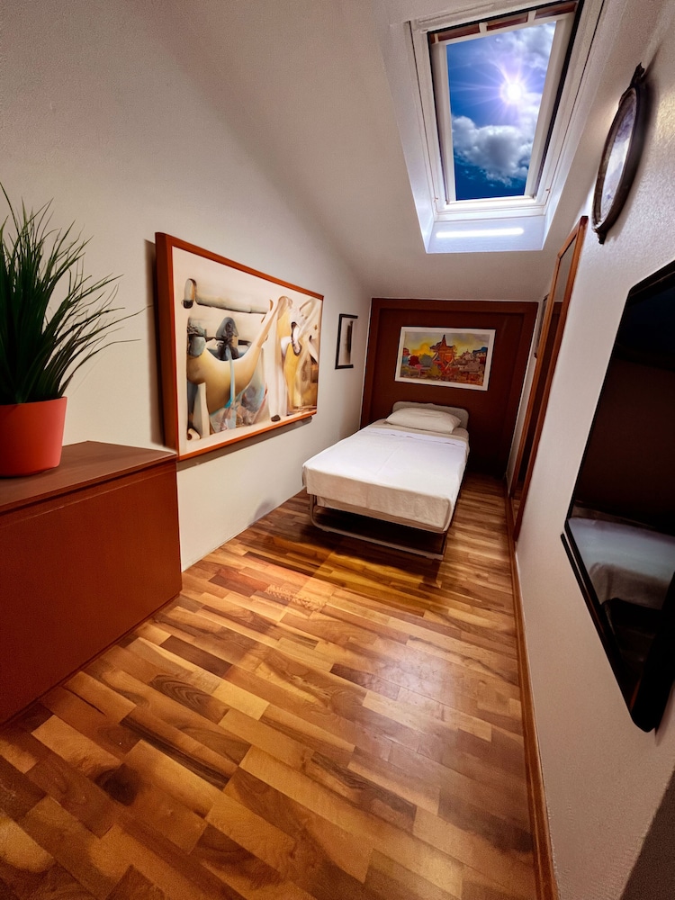 No 19 Boutique Hotel 47/69