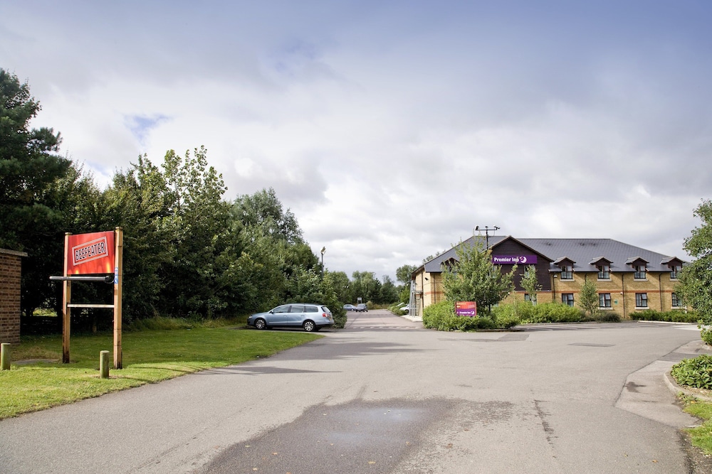 Premier Inn Bedford Priory Marina 29/38