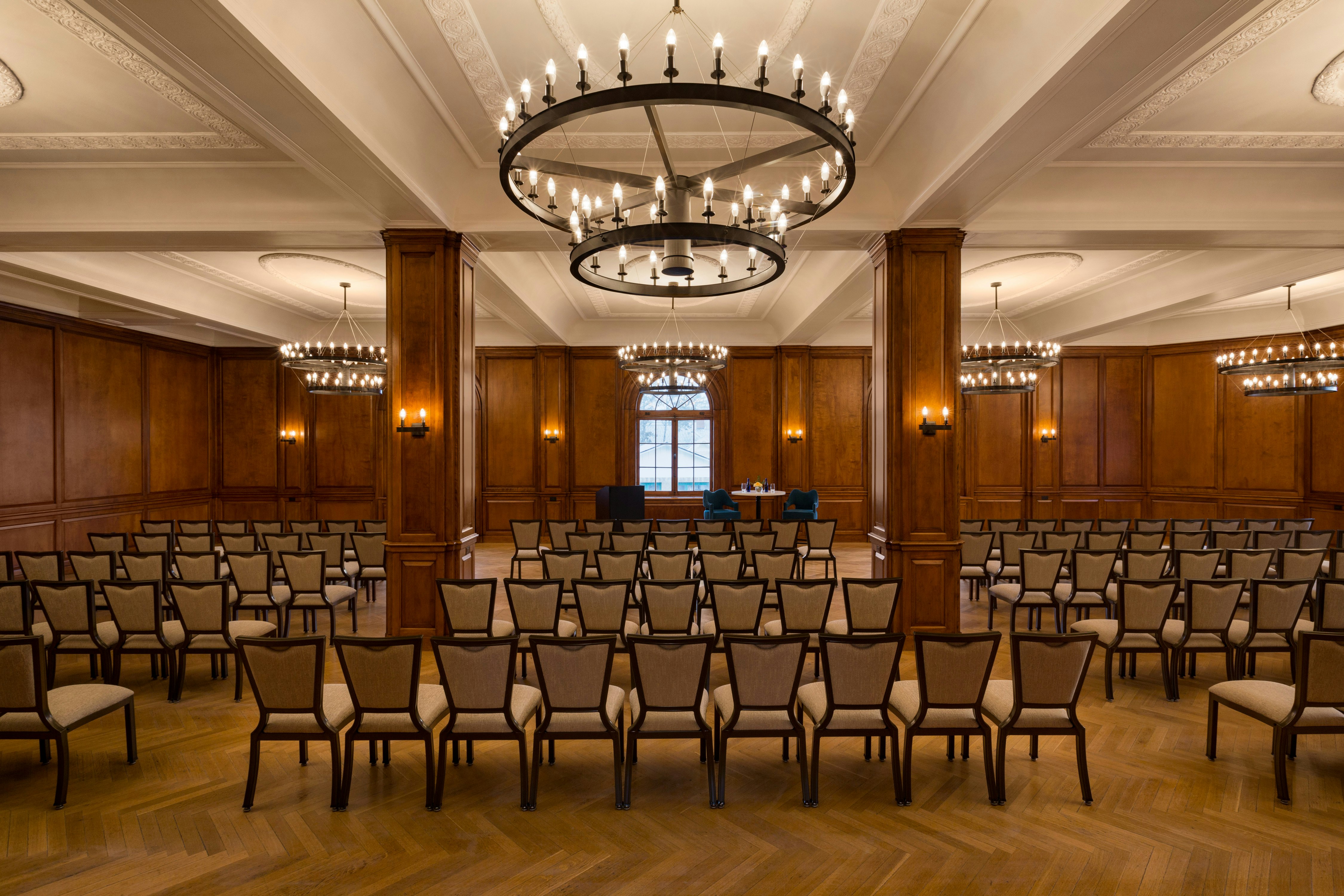 Hotel Saranac Curio Collection By Hilton 51/63