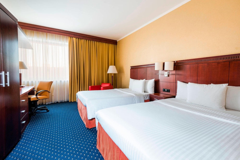 Courtyard By Marriott Prague City 10/54