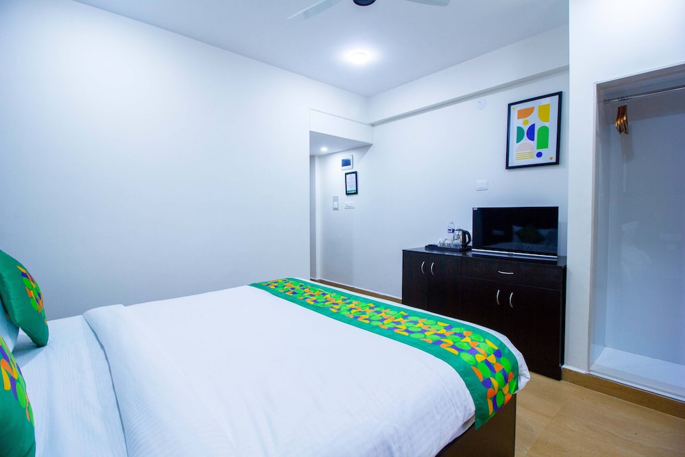 Oyo 4977 Kristal Sands Beach Resort 24/78