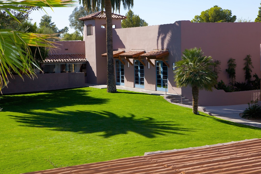Lodge On The Desert 7/69