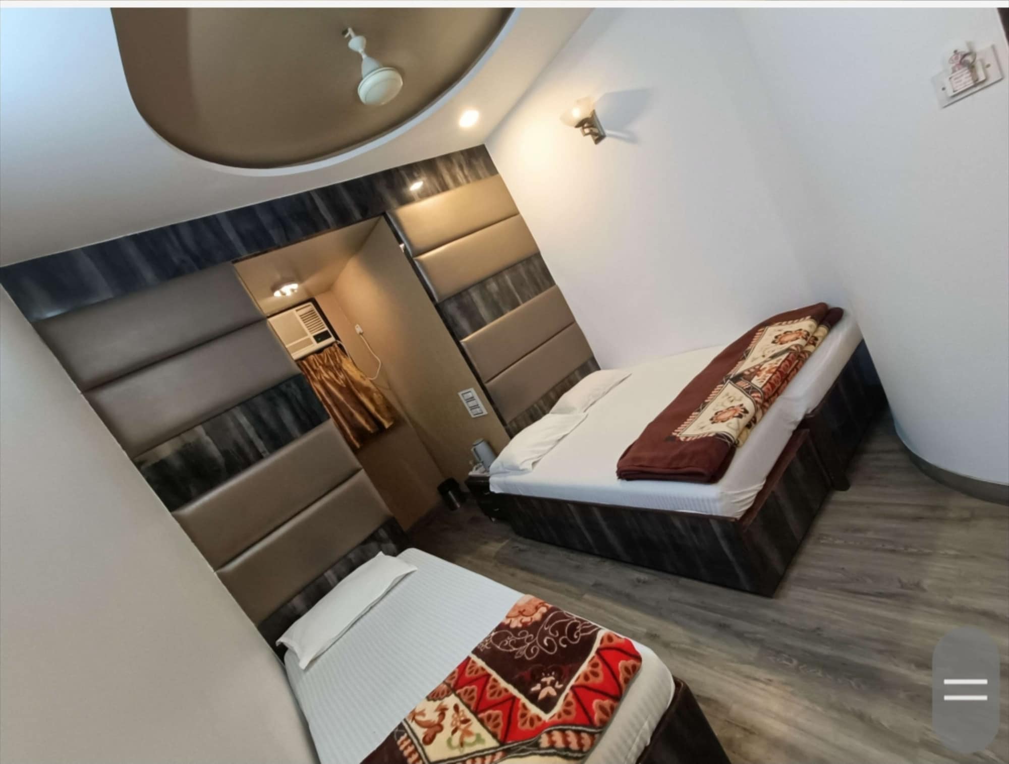 ROOM, TRIPLE