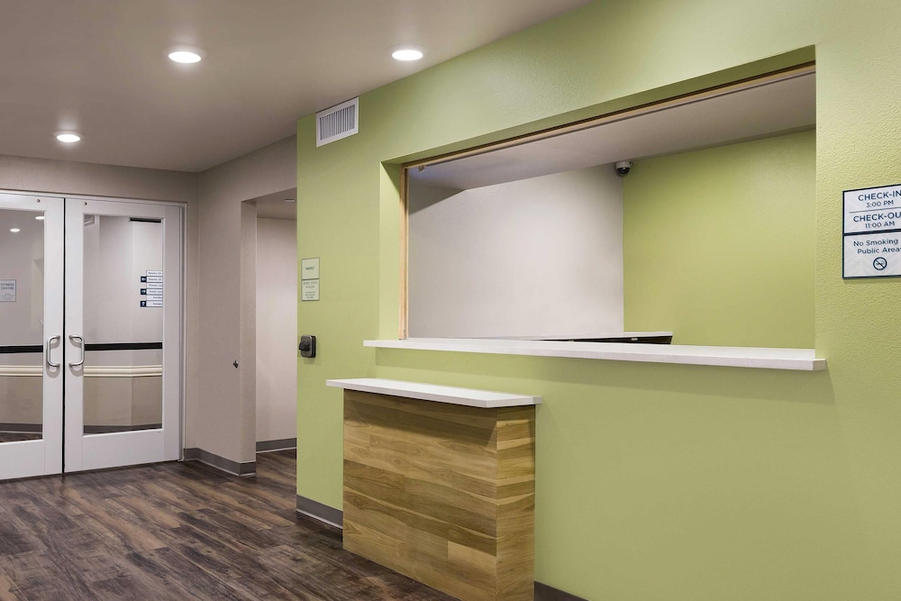 WoodSpring Suites Houston IAH Airport 10/48