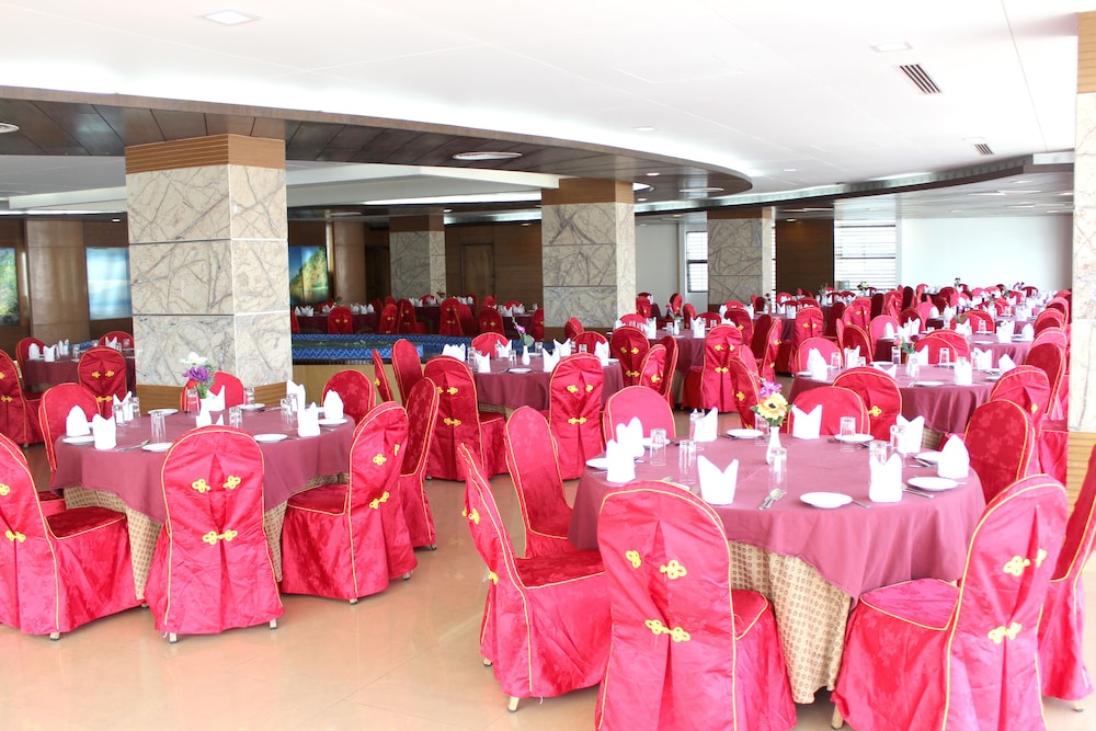 Fars Hotel and Resorts 39/41