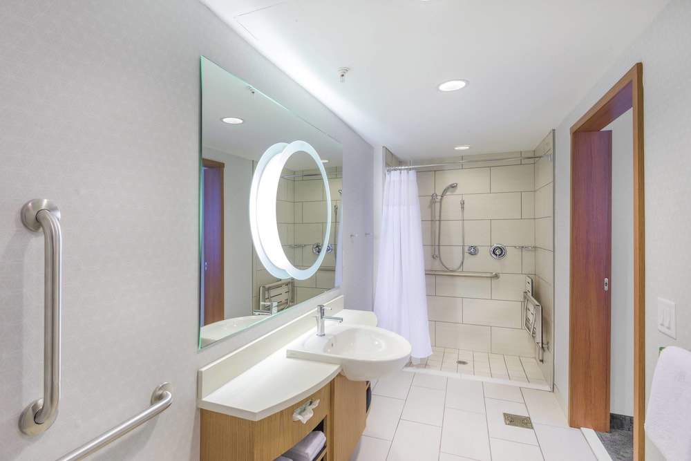 Springhill Suites Wilmington Mayfaire 40/41