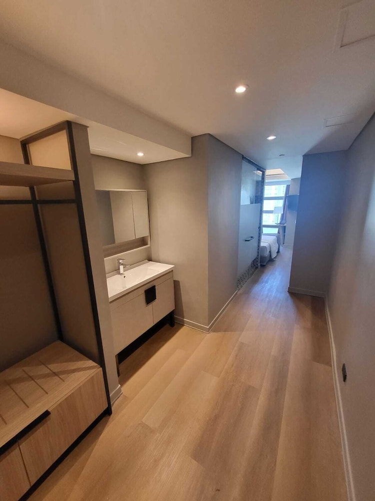 Infinity Towers Suites 23/50