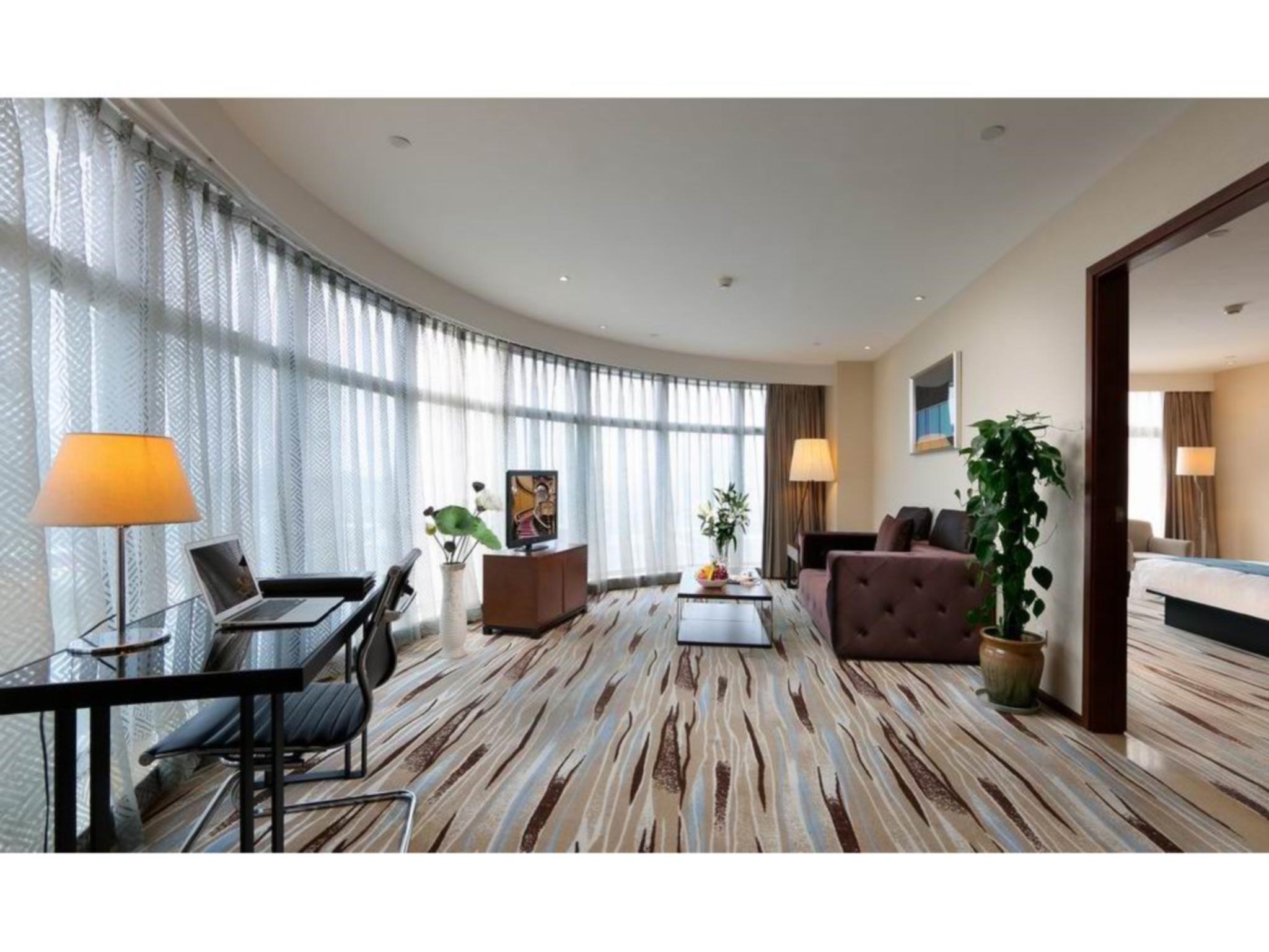 Xiamen Rushi Hotel Exhibition Center 25/46