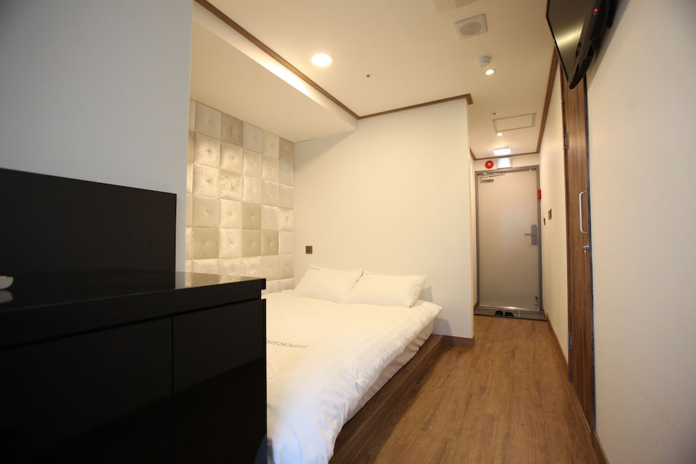 Myeongdong Mom House 19/46
