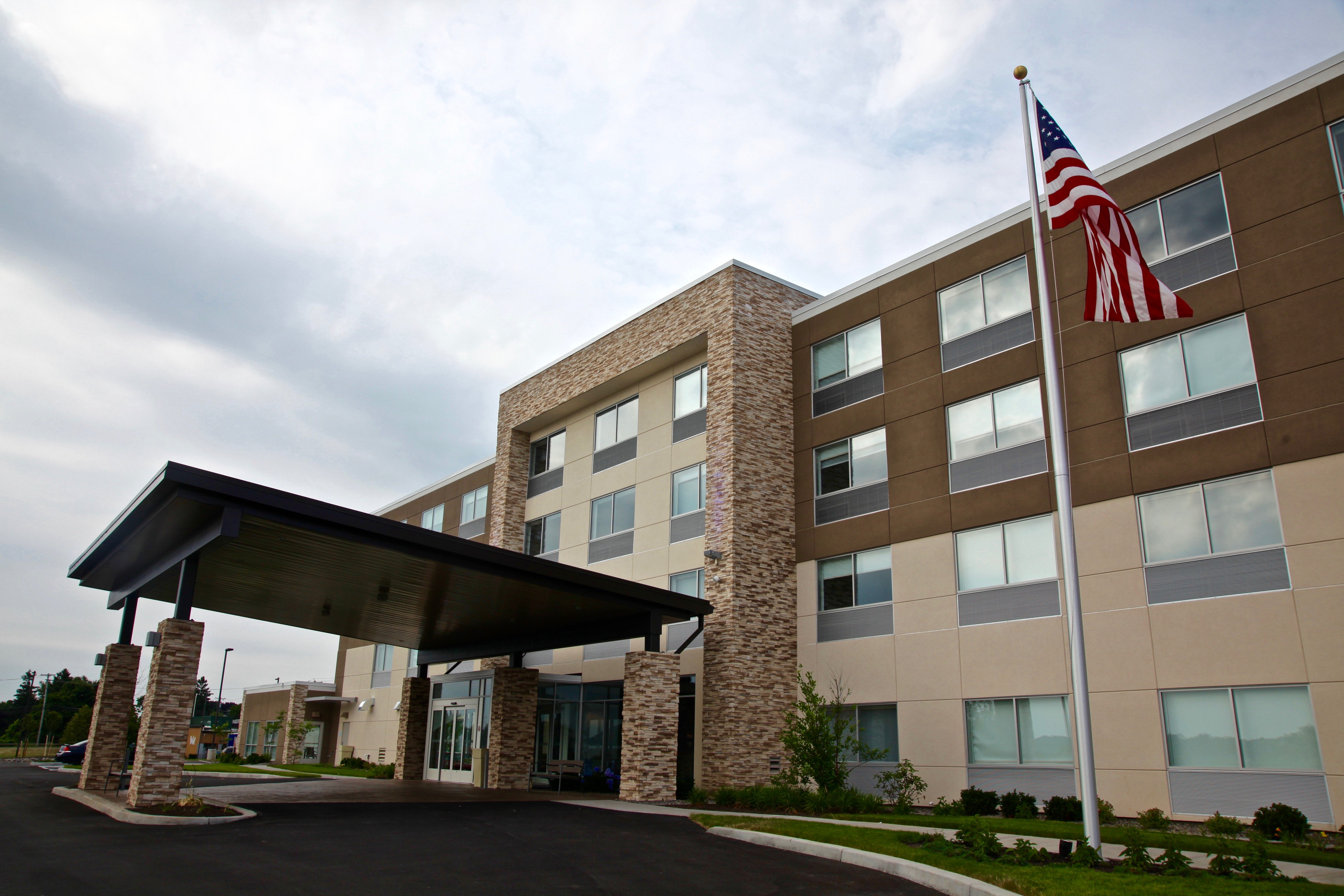 Holiday Inn Express Suites Oswego 45/48